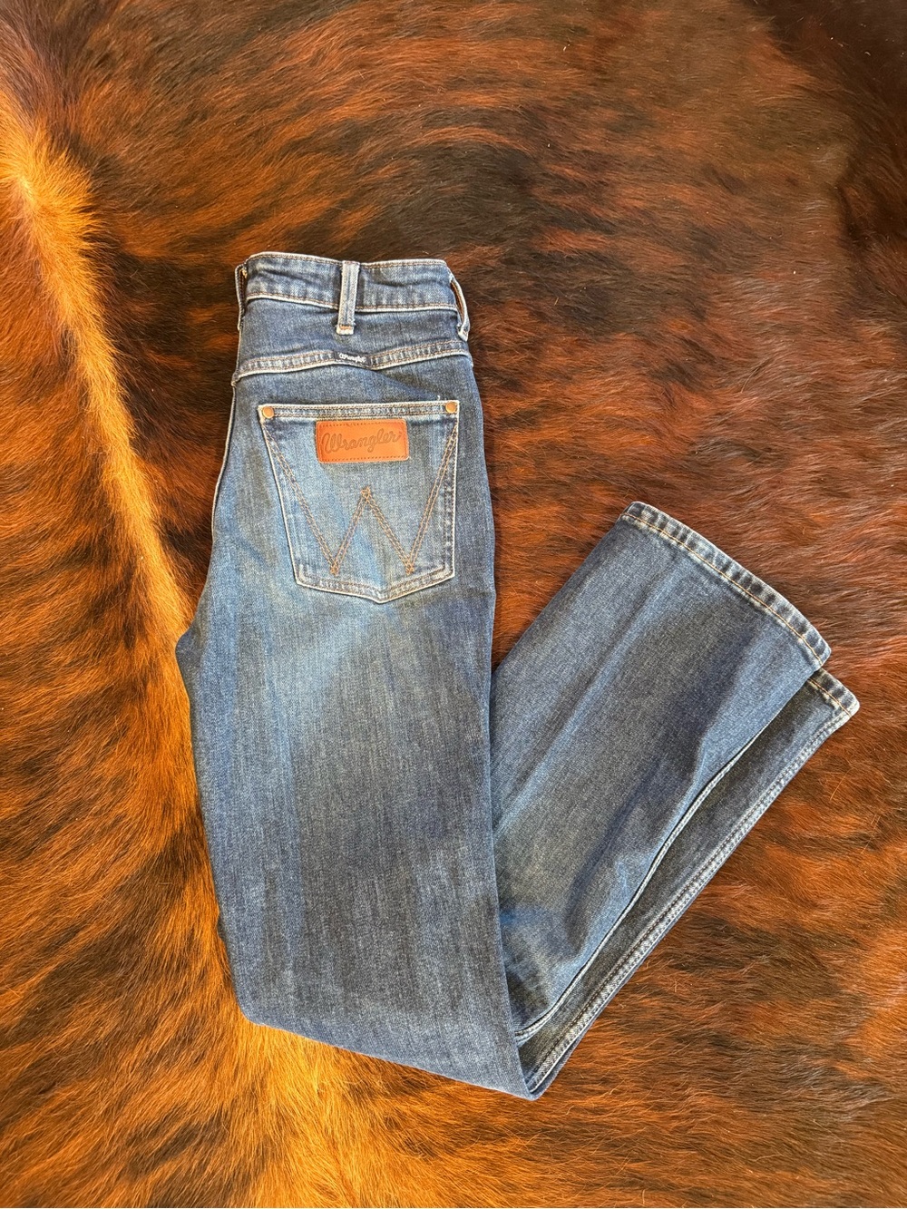 Wrangler Women's Medium Blue Straight-Leg Jeans